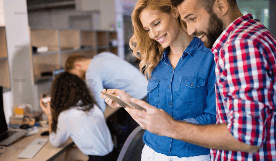 demo-attachment-1203-corporate-coworkers-brainstorming-in-company-SXCP-1